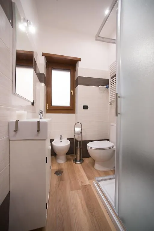 Domus Tevere Róma 0*,  Olaszország